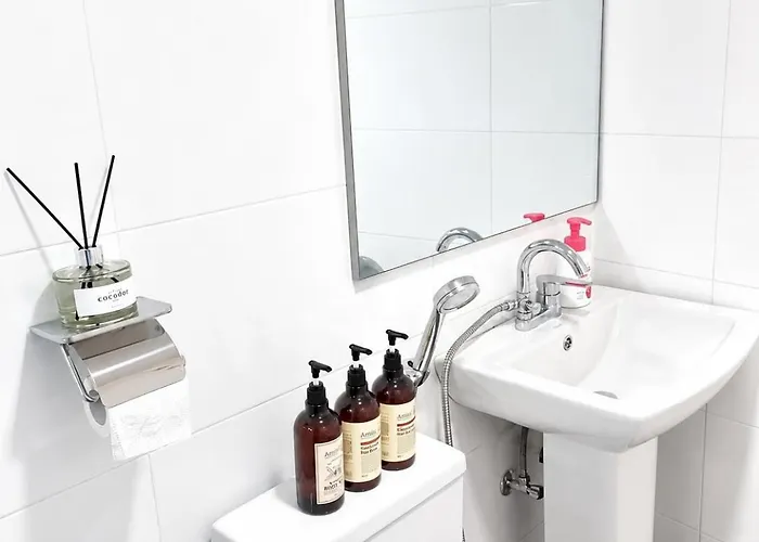 Holiday home Entire Cheongnyangni Stn & Airport Bus 3min Seoul